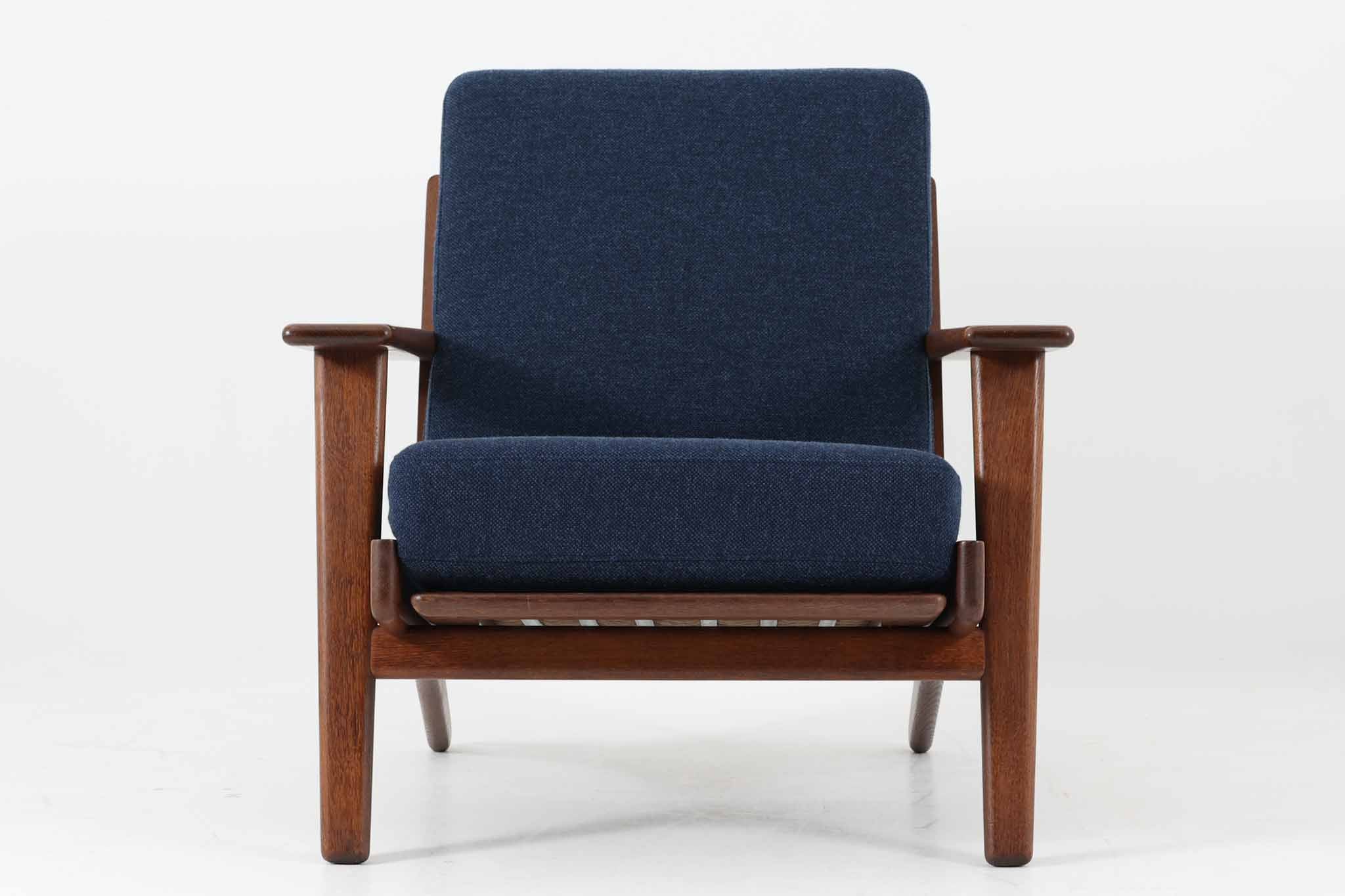 Hans J.Wegner(ハンス・J・ウェグナー) GE290 シングルソファ スモークドオーク材 Getama(ゲタマ) – CHLOROS