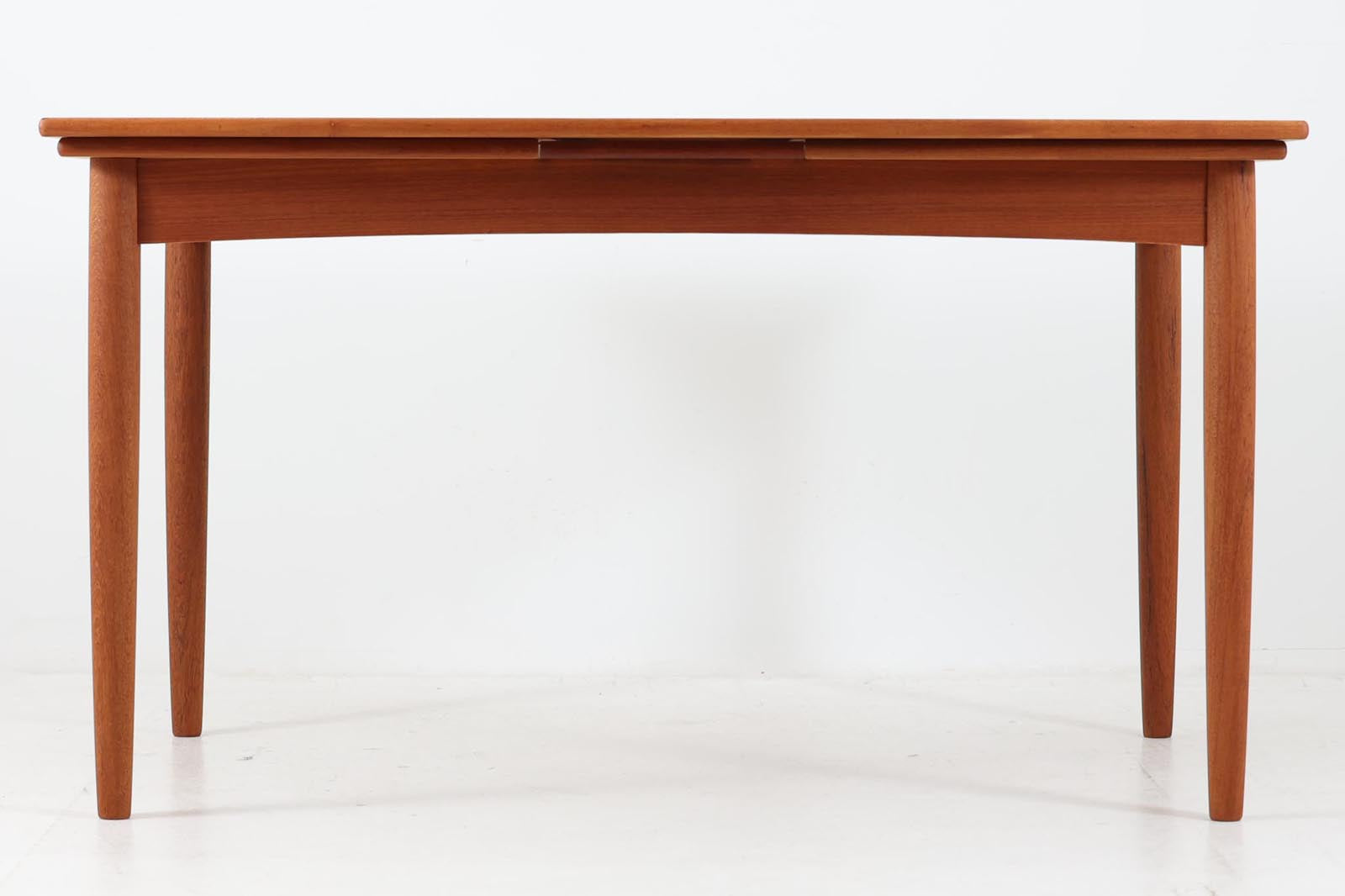 デンマーク製 エクステンションダイニングテーブル 幅 134cm チーク材