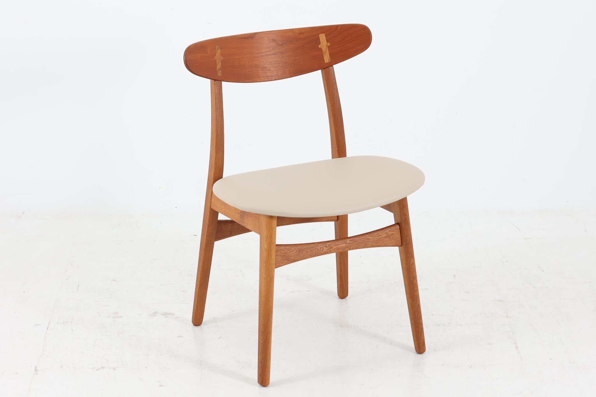 北欧家具ビンテージ CH30 チーク×オーク材 Hans J.Wegner（ハンス・J・ウェグナー）Carl Hansen & Son（カー –  CHLOROS