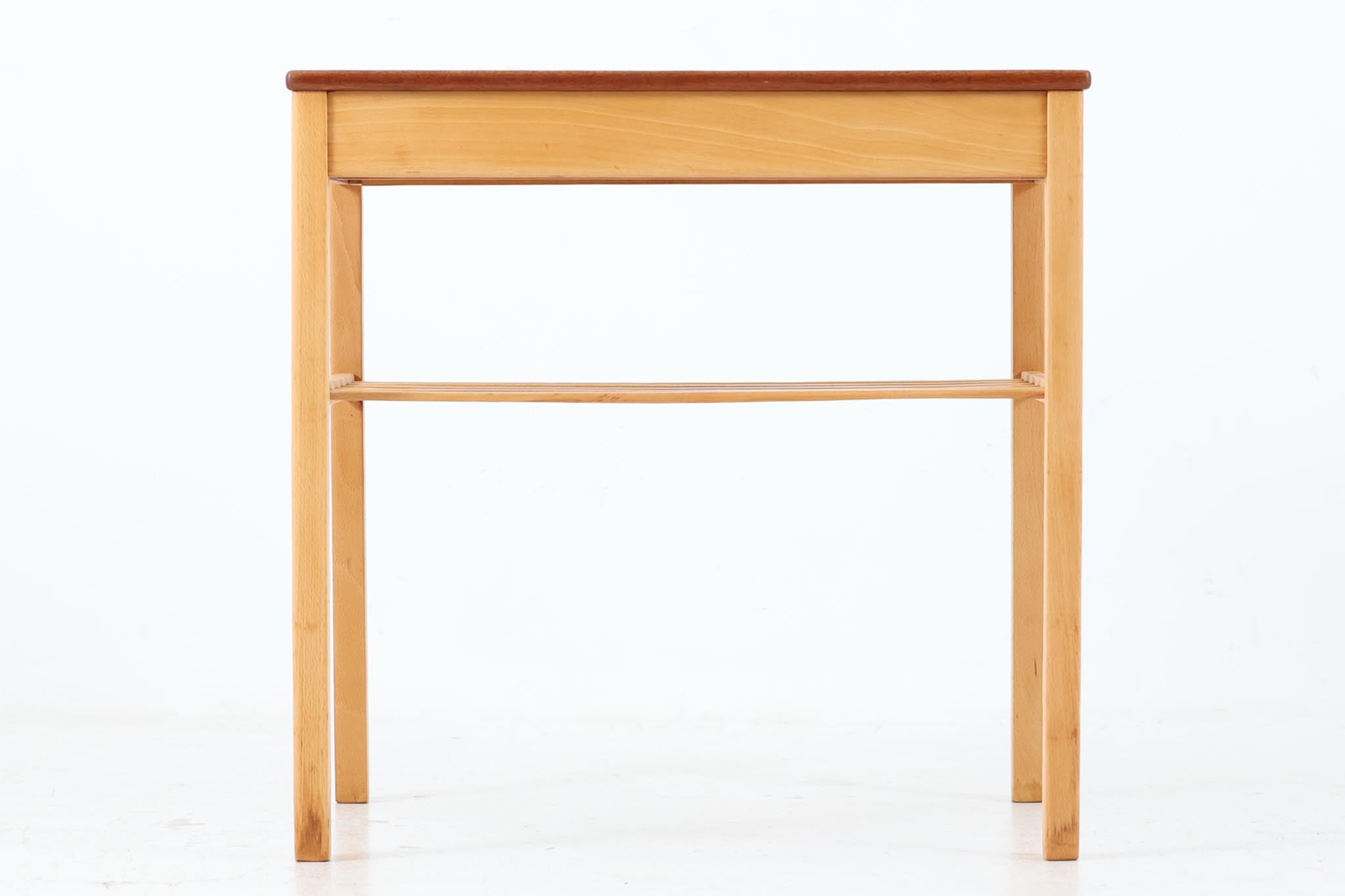 【販売買い】スウェーデン製　サイドテーブル　チーク材　北欧家具ビンテージ サイドテーブル