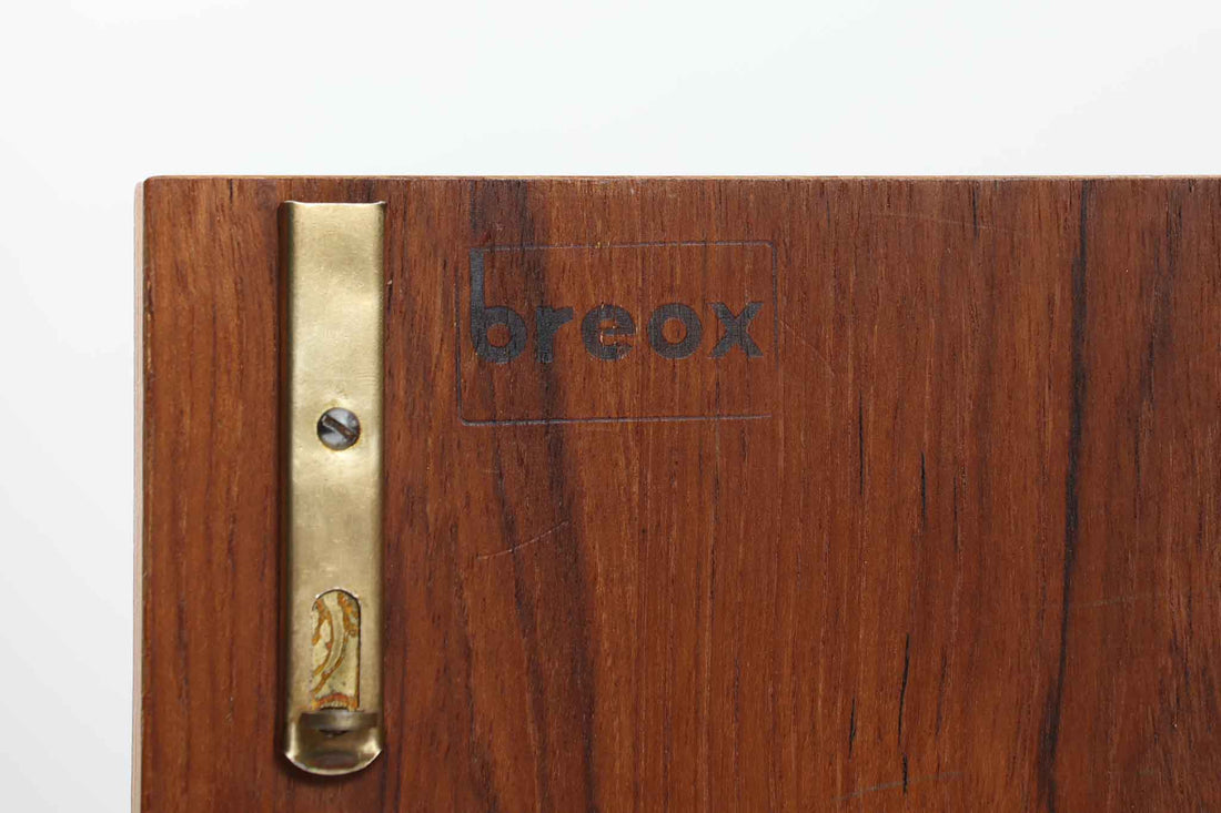 スウェーデンより買い付けました。Breox Mobler社で作成された物で、良質なチーク材が使用されています。